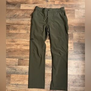 The North Face Men's Dark Green Active Cargo Pants